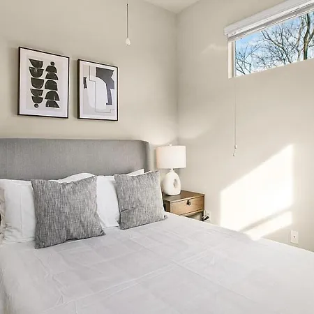 Landing At Ballpark Heights - Studio In Downtown